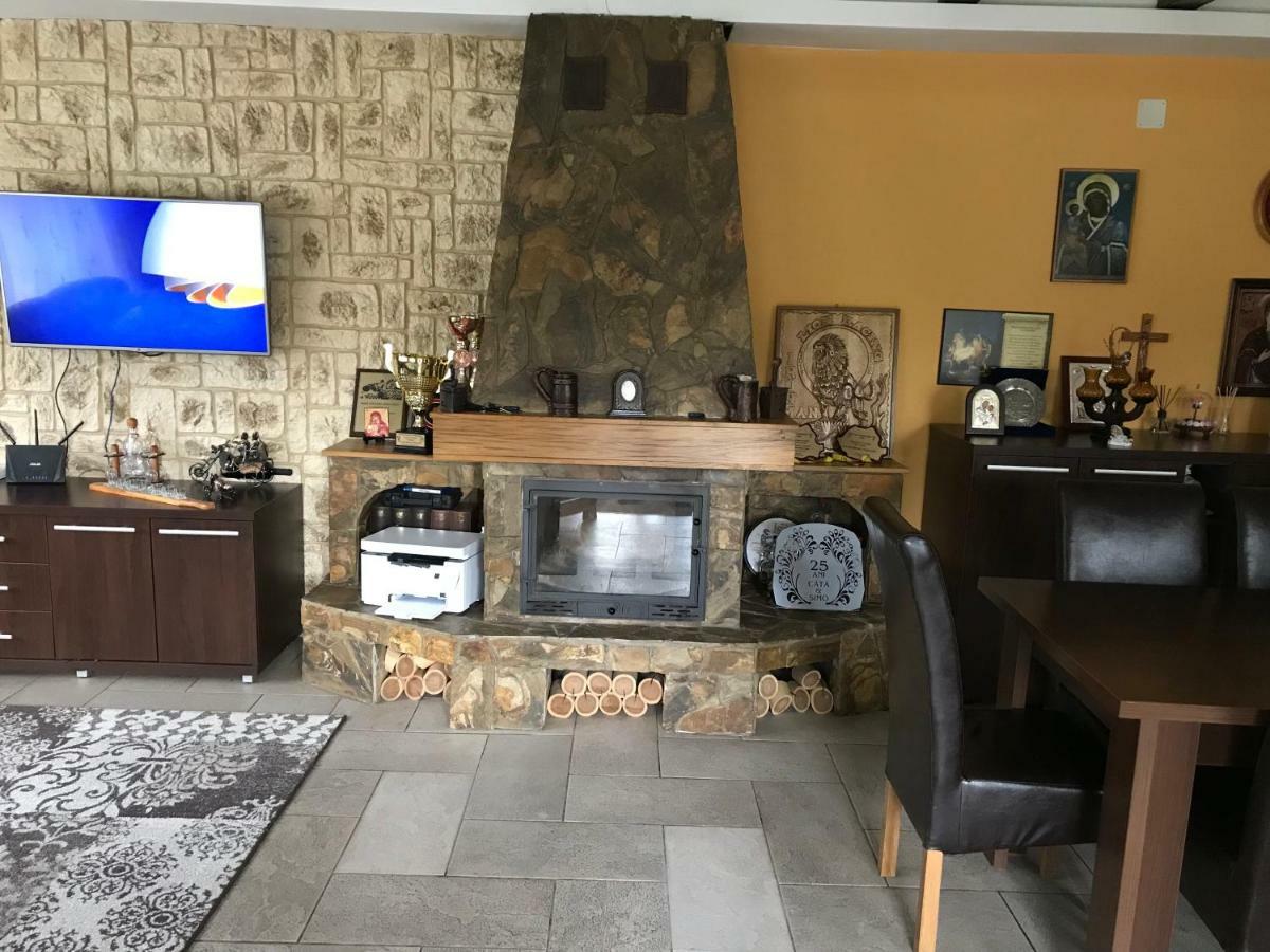 Pensiunea Raiul Muntilor Sebis Bagian luar foto